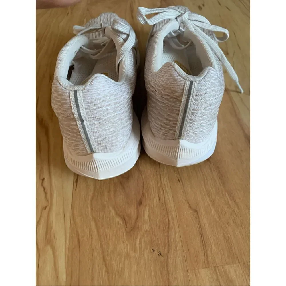 Nike sneakers size 7 white/off white winflo 5